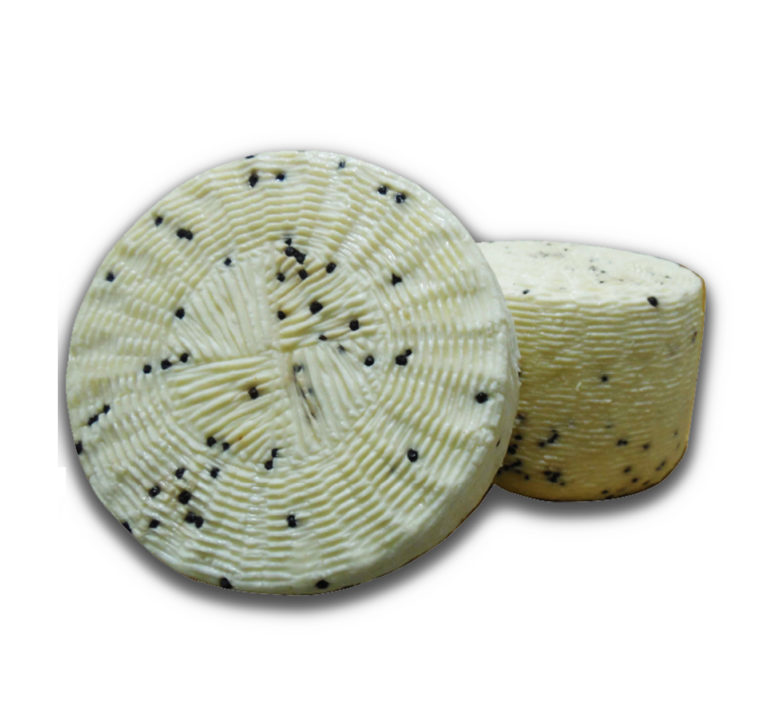 Formaggio-pecorino-fresco-con-pepe