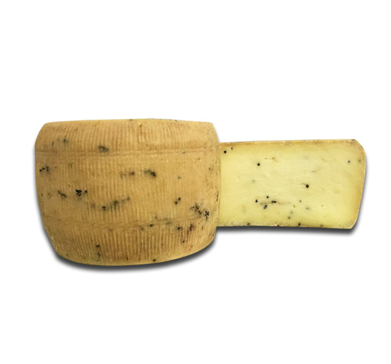 pecorino semistagionato con pepe
